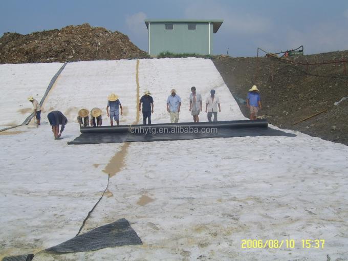 GCL15mm 180g Niet-geweven 11000g Bentoniet Granula 125g Geweven Stof Geosynthetische klei Liner voor waterdichtheid 4