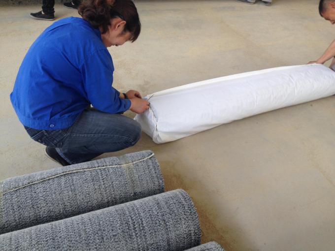 GCL15mm 180g Niet-geweven 11000g Bentoniet Granula 125g Geweven Stof Geosynthetische klei Liner voor waterdichtheid 11