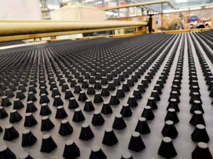 Rechthoekige waterdichte HDPE drainage board Dimple Membrane Drain Mat voor groen dak 7